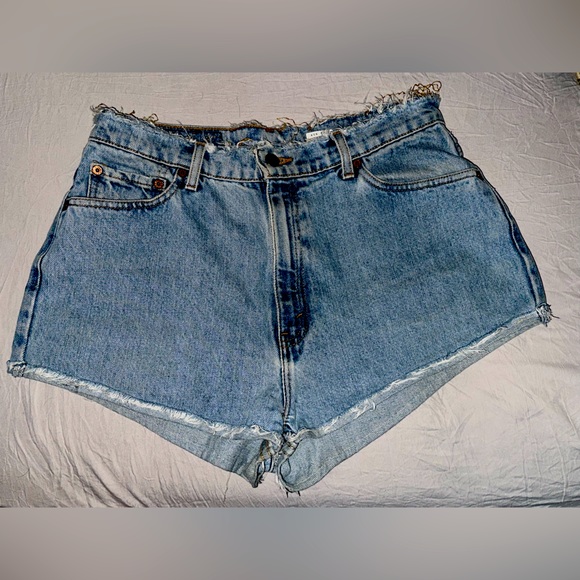 🟣Levi’s Denim Shorts - Picture 1 of 5